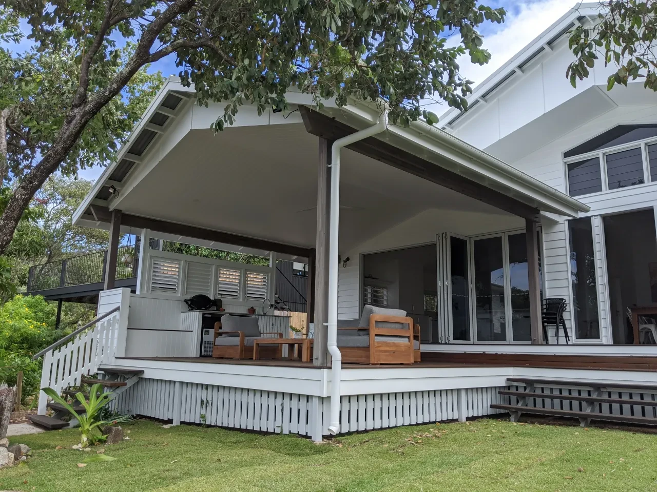 reef shack — rear deck and outdoor entertaining