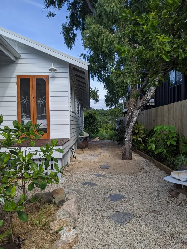 reef shack — side garden path with tropical planting